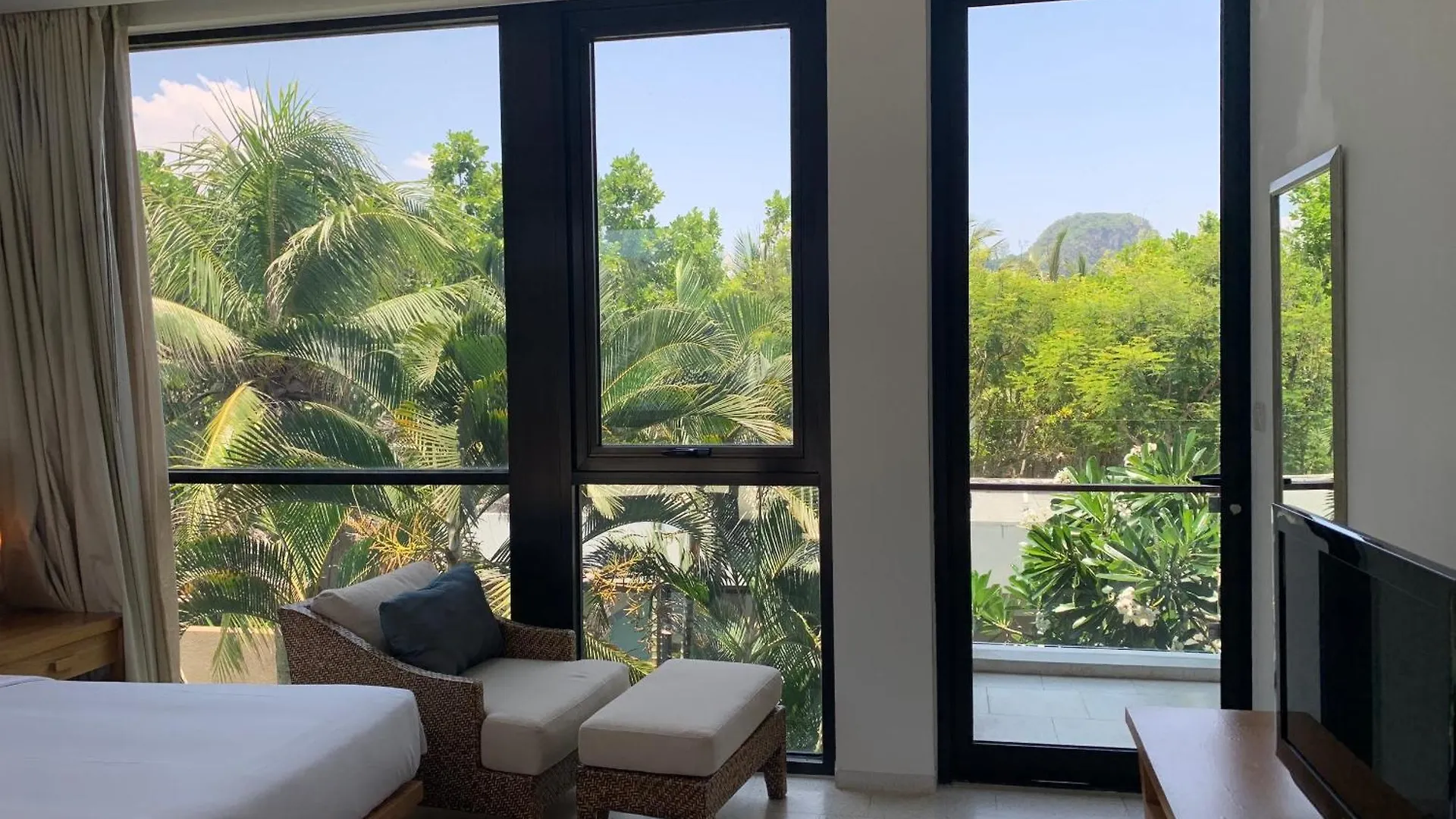 ***** Resort Beachview 3Br Villa With Private Pool Inside Hyattt Regency Danang Vietnam
